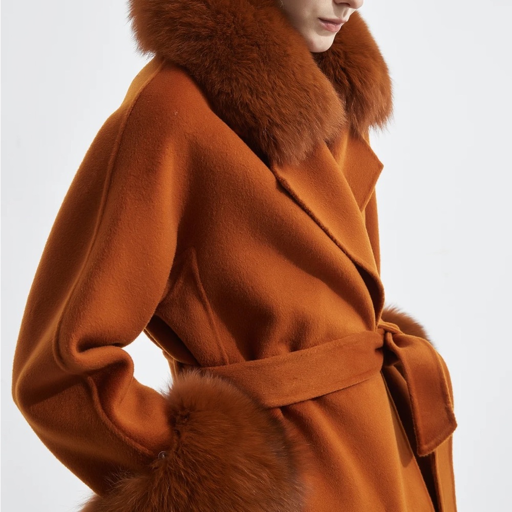 Pissenlit Cashmere Coat with Detachable Fur Collar & Cuffs - Picture 5 of 7